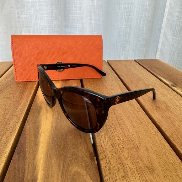 Tory Burch Tortoise Cat Eye Sunglasses Brown Gradient + Case - Picture 2 of 6